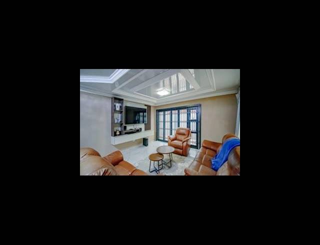 4 BEDROOM HOUSE FOR SALE IN CHANTELLE